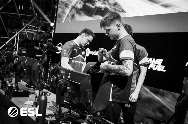 手的外圍投 手的外圍投