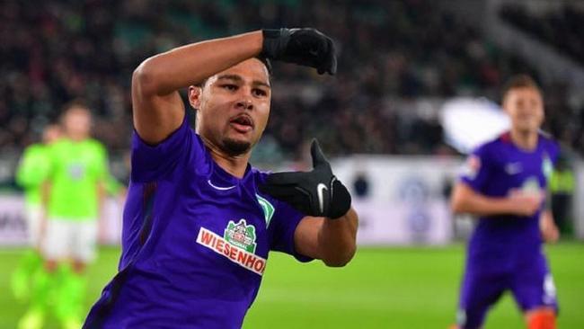 出的中场球 出的中场球