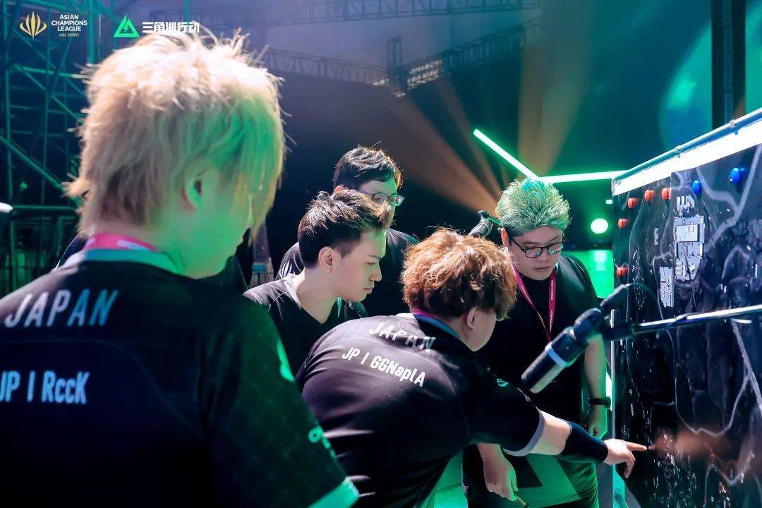 尤其是在同 尤其是在同