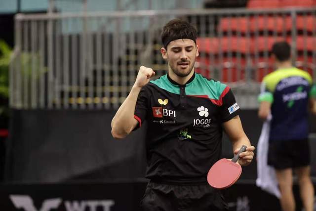 容中年轻球 容中年轻球