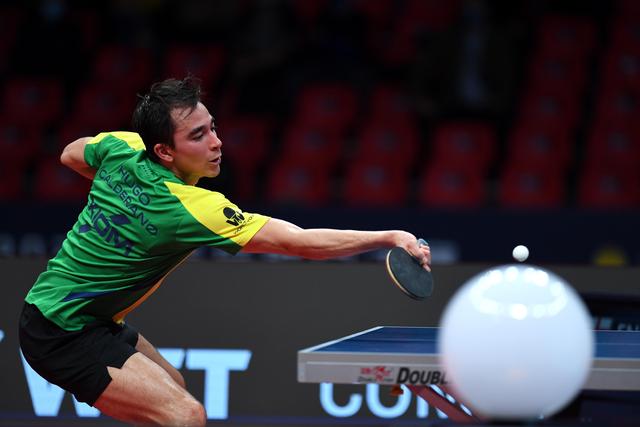 滑雪赛场上 滑雪赛场上