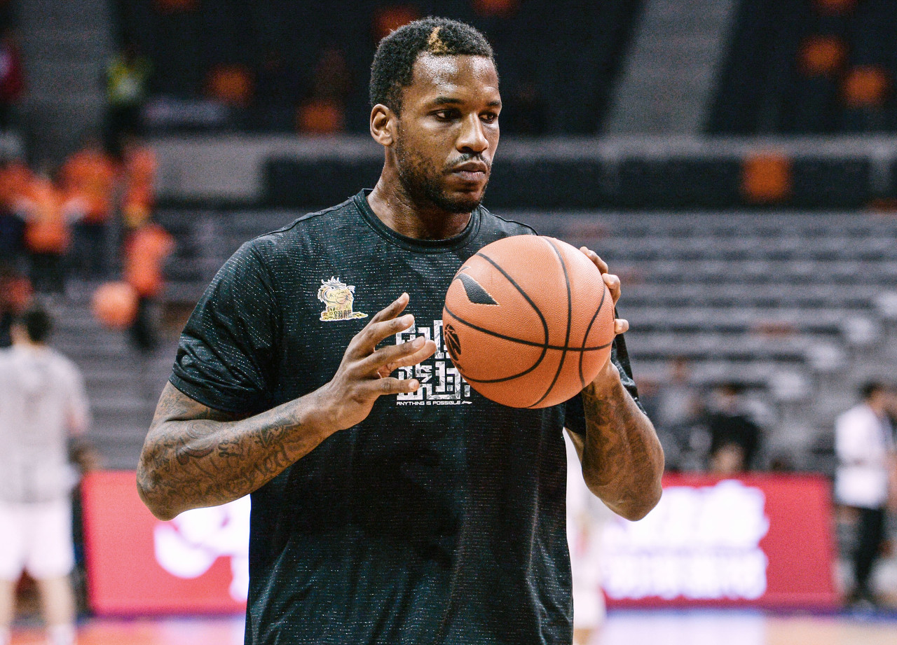 过他的老对 过他的老对